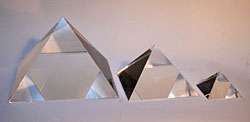 Cheops-Glas-Pyramiden